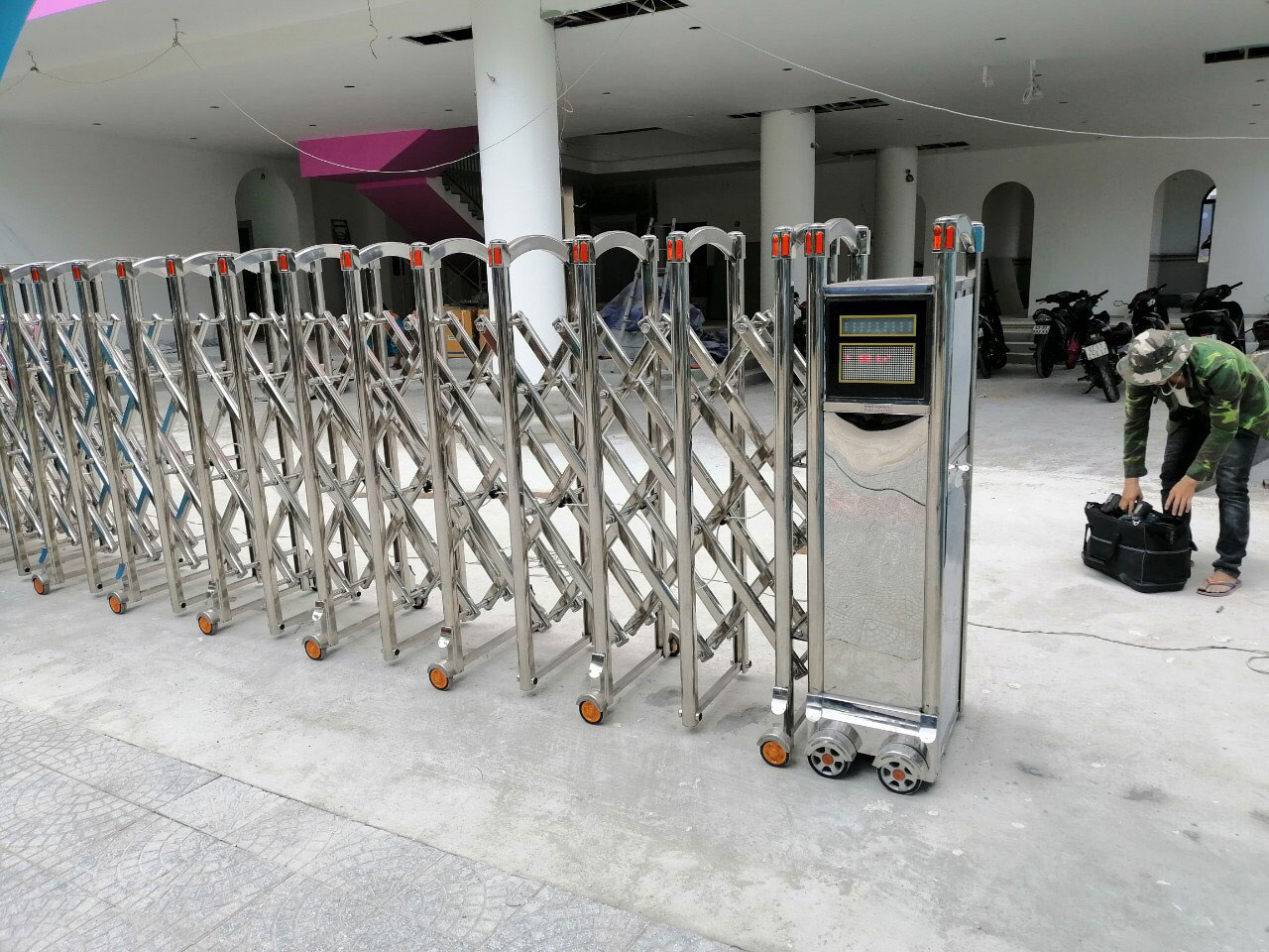 Dự Án Cổng Xếp Tự Động Mần Non Bình Tâ